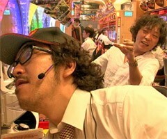 #33木村魚拓の窓際の向こうに/ﾏｺﾄ